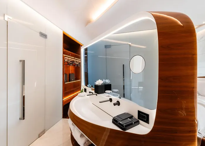 Romeo Otel